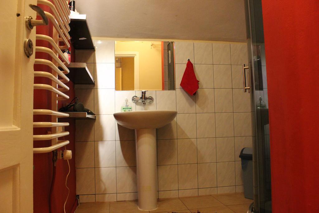 Pokoje Na Chmielnej 2 Albergue Varsovia Exterior foto